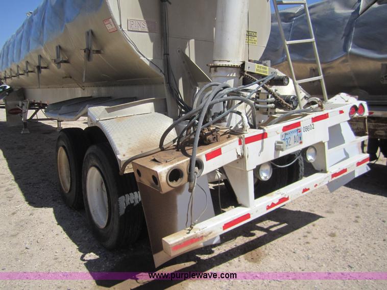 image for item 6471 2008 Pinson feed trailer