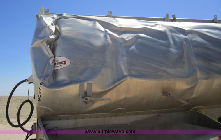image for item 6471 2008 Pinson feed trailer