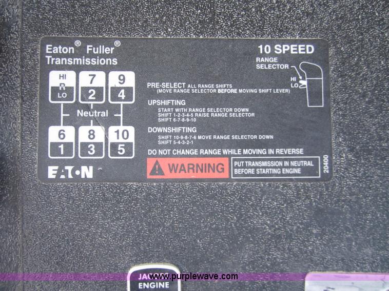 image for item 6472 2000 Mack RD688S semi truck