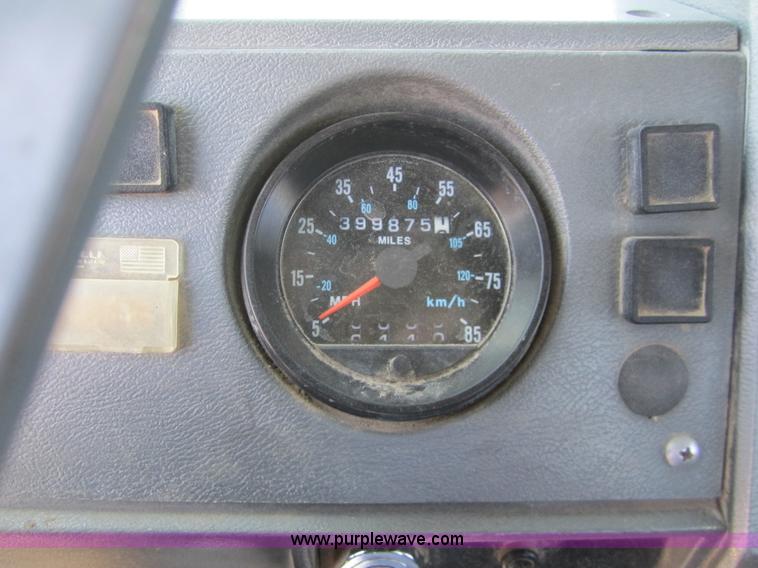 image for item 6472 2000 Mack RD688S semi truck