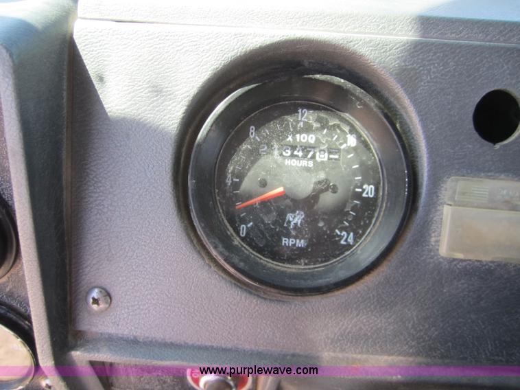 image for item 6472 2000 Mack RD688S semi truck