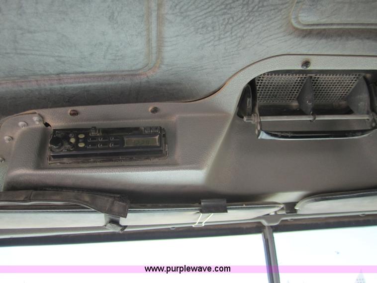 image for item 6472 2000 Mack RD688S semi truck