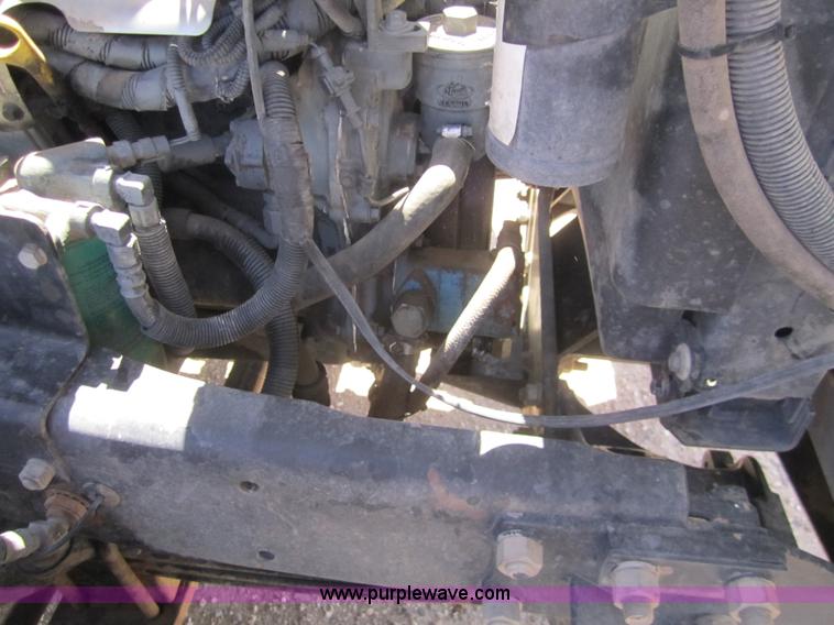 image for item 6472 2000 Mack RD688S semi truck