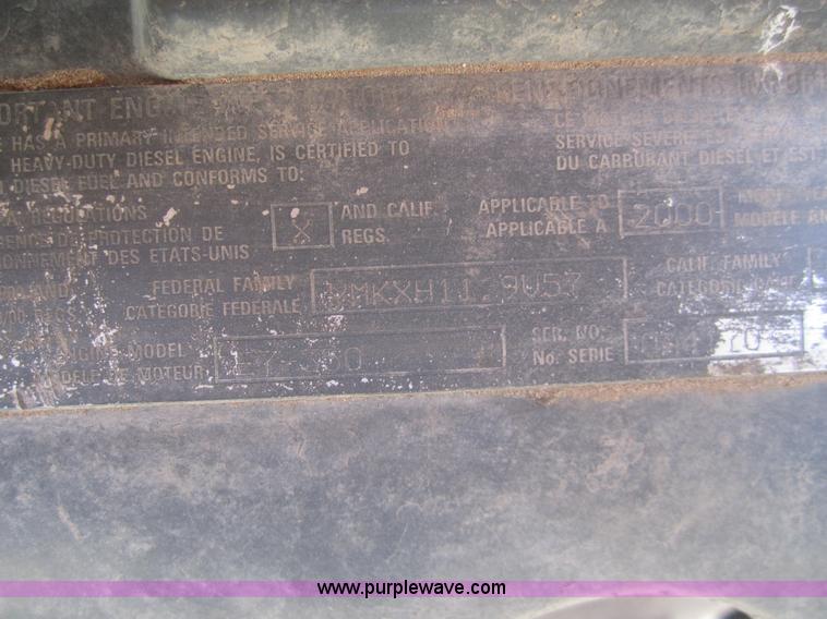 image for item 6472 2000 Mack RD688S semi truck