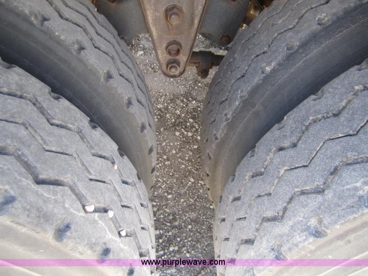 image for item 6473 1995 Wilson 53' straight deck hog trailer