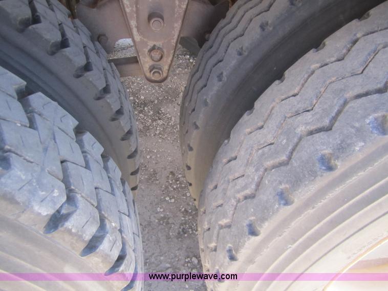 image for item 6473 1995 Wilson 53' straight deck hog trailer