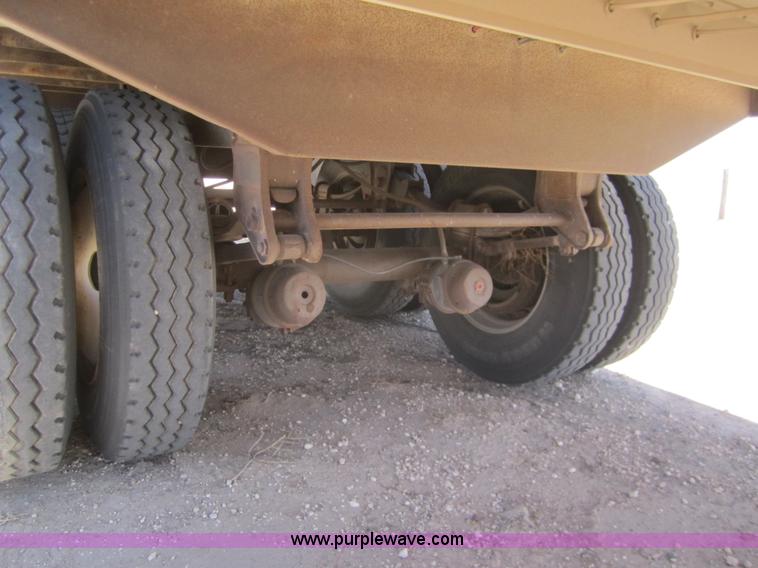 image for item 6473 1995 Wilson 53' straight deck hog trailer