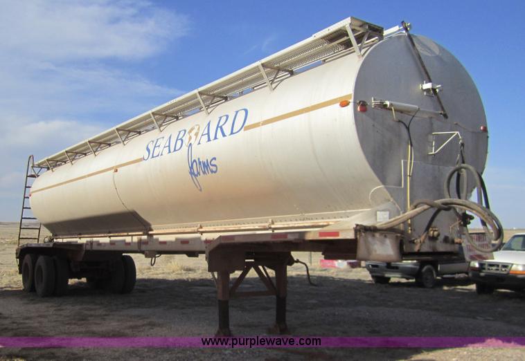 image for item 6475 1994 Pinson 42' feed trailer with reclaim unit