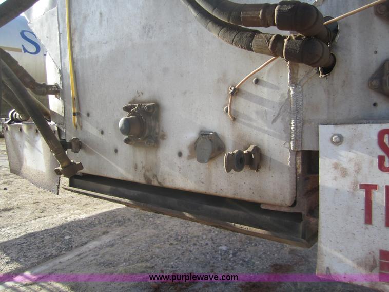 image for item 6475 1994 Pinson 42' feed trailer with reclaim unit