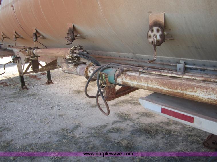 image for item 6475 1994 Pinson 42' feed trailer with reclaim unit