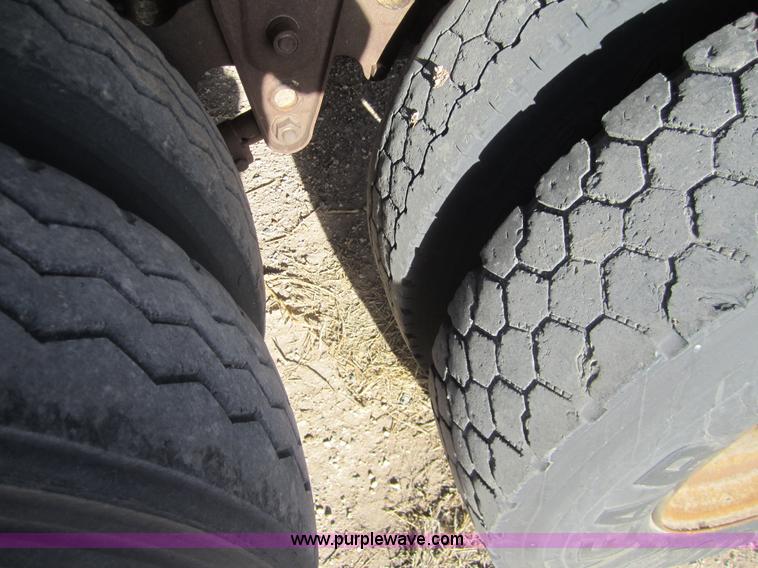 image for item 6476 1998 Pinson 42' feed trailer