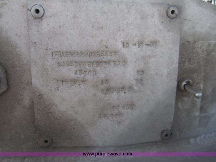 image for item 6476 1998 Pinson 42' feed trailer