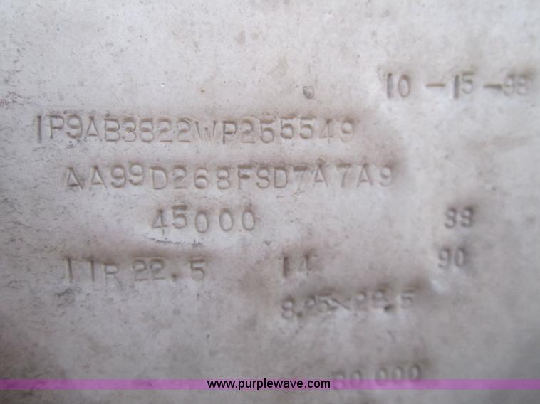 image for item 6476 1998 Pinson 42' feed trailer