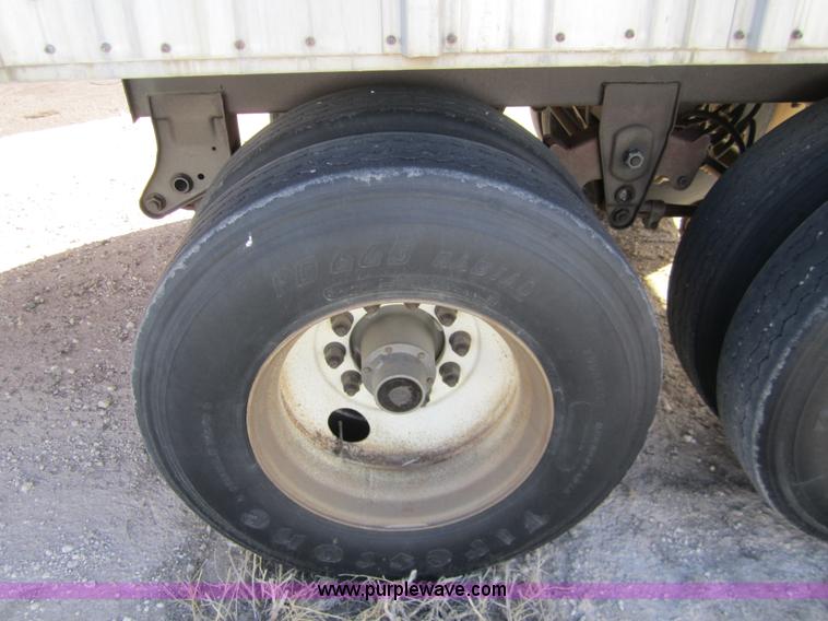 image for item 6477 1996 Merritt 53' straight deck hog trailer