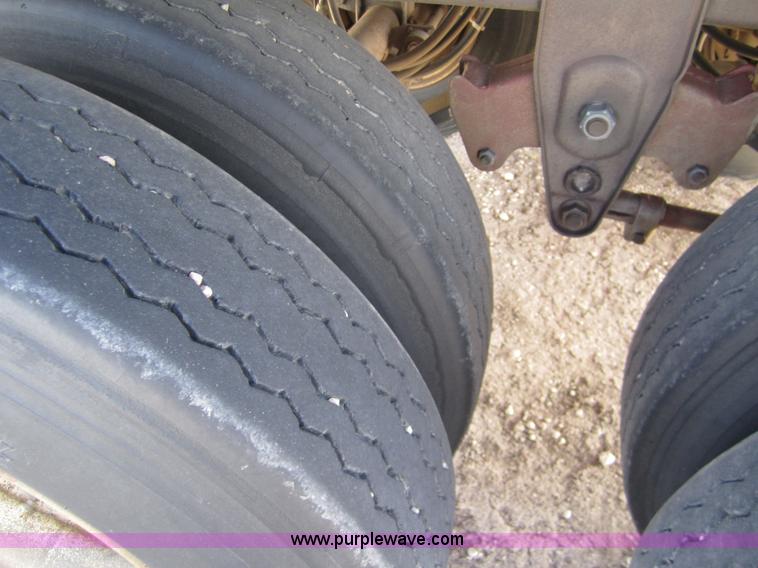 image for item 6477 1996 Merritt 53' straight deck hog trailer