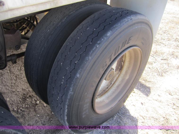 image for item 6477 1996 Merritt 53' straight deck hog trailer