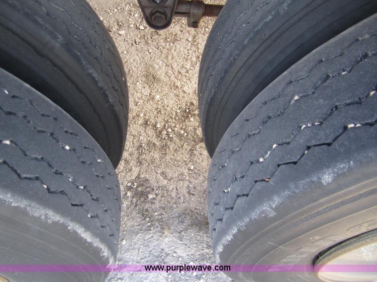 image for item 6477 1996 Merritt 53' straight deck hog trailer