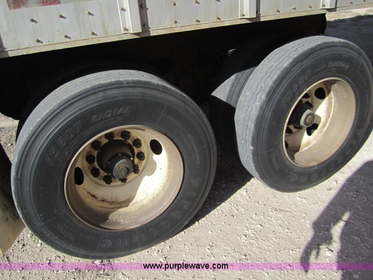 image for item 6477 1996 Merritt 53' straight deck hog trailer