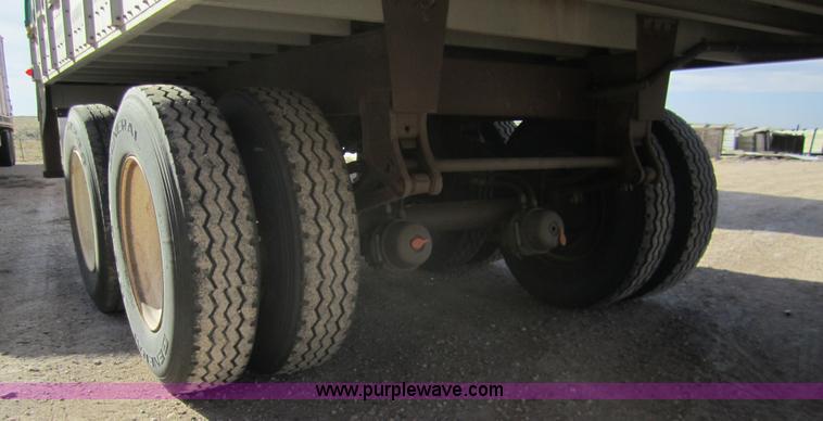 image for item 6478 1997 Merritt 53' straight deck hog trailer