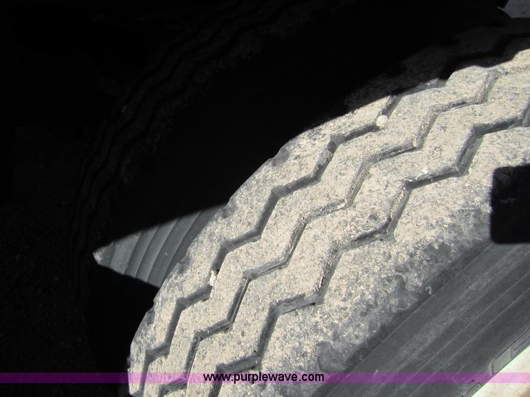 image for item 6478 1997 Merritt 53' straight deck hog trailer