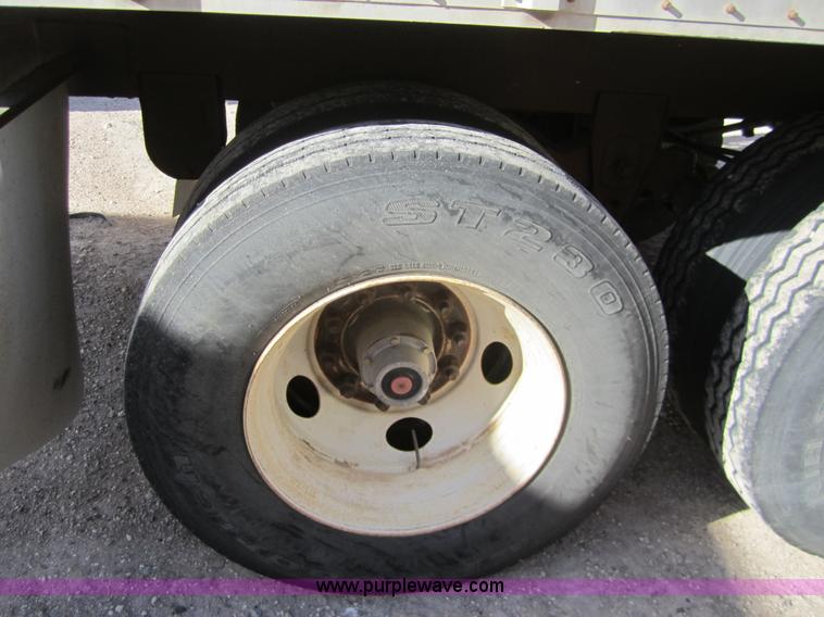 image for item 6478 1997 Merritt 53' straight deck hog trailer