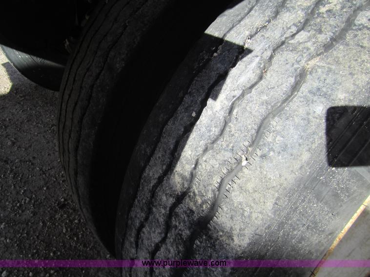 image for item 6478 1997 Merritt 53' straight deck hog trailer