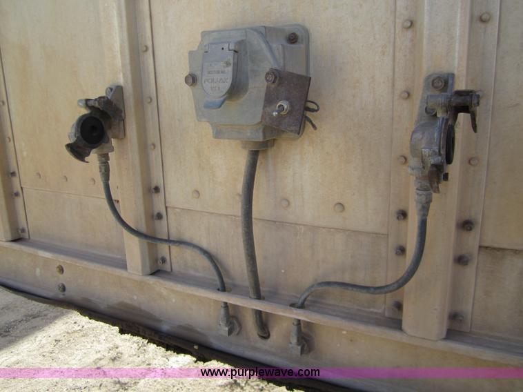 image for item 6481 1995 Barrett 53' straight deck hog trailer