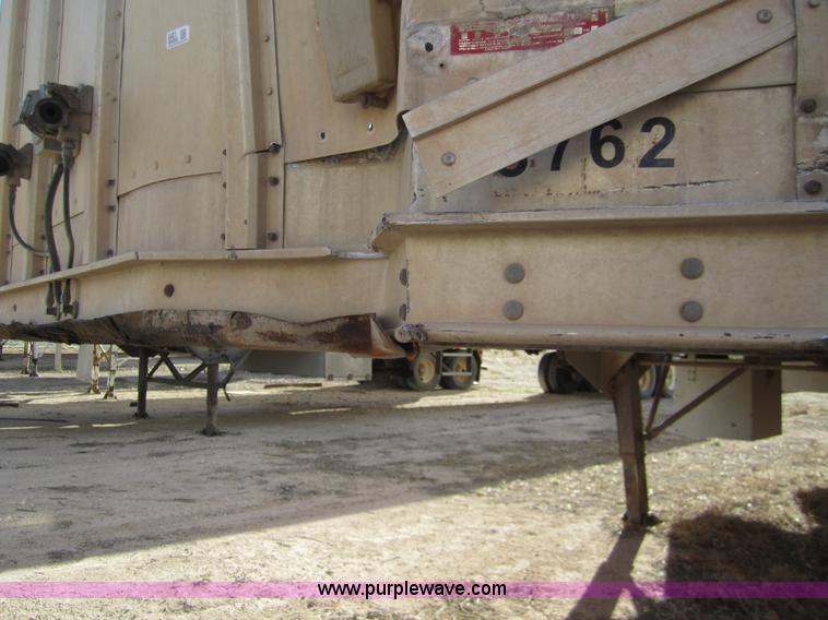 image for item 6481 1995 Barrett 53' straight deck hog trailer