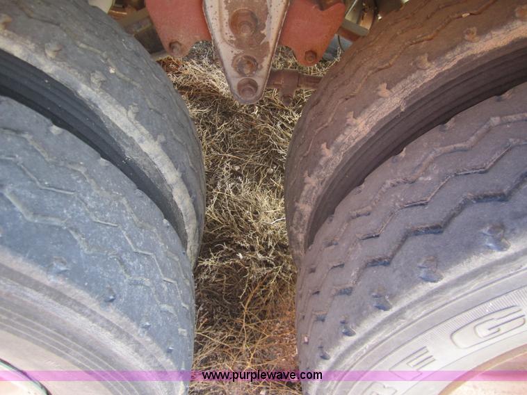 image for item 6481 1995 Barrett 53' straight deck hog trailer