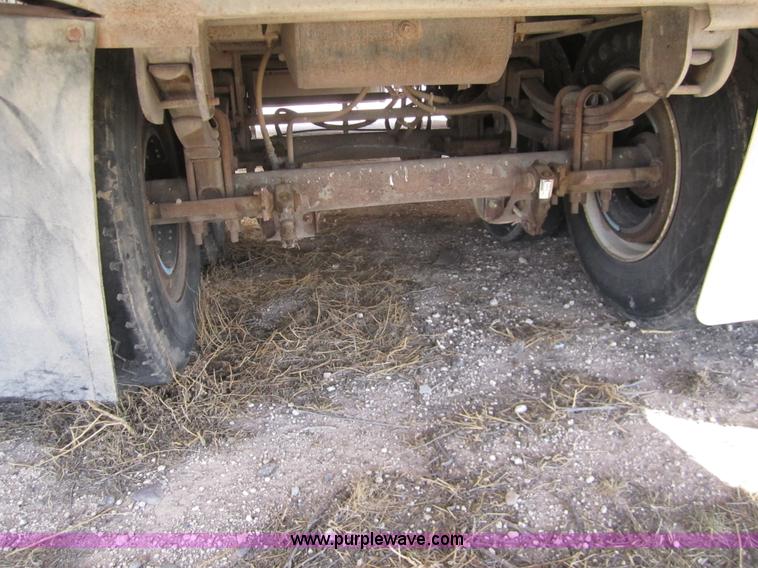 image for item 6482 1996 Wilson 53' straight deck hog trailer