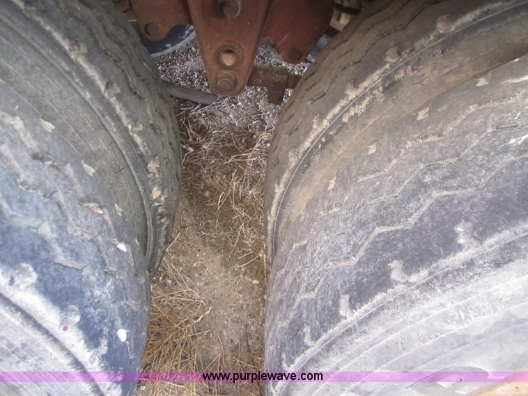 image for item 6482 1996 Wilson 53' straight deck hog trailer