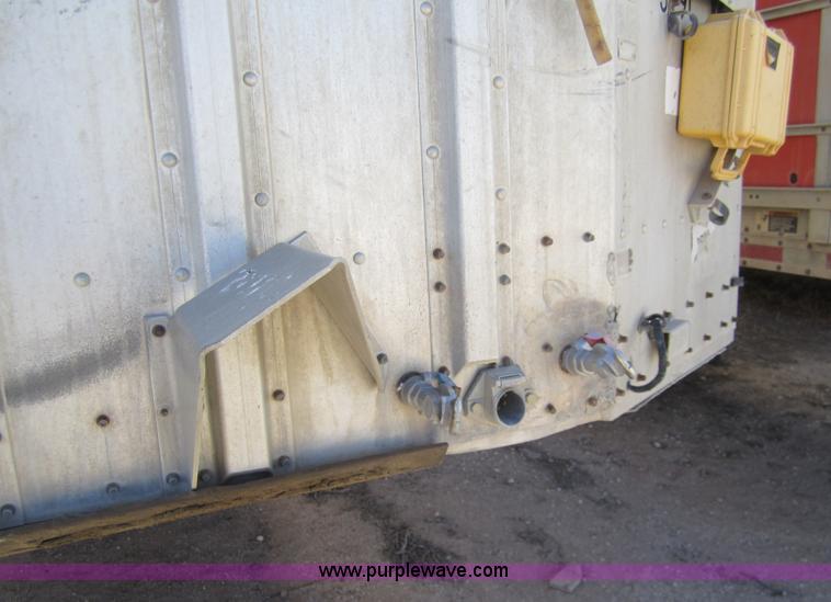 image for item 6483 1997 Merritt 53' straight deck hog trailer