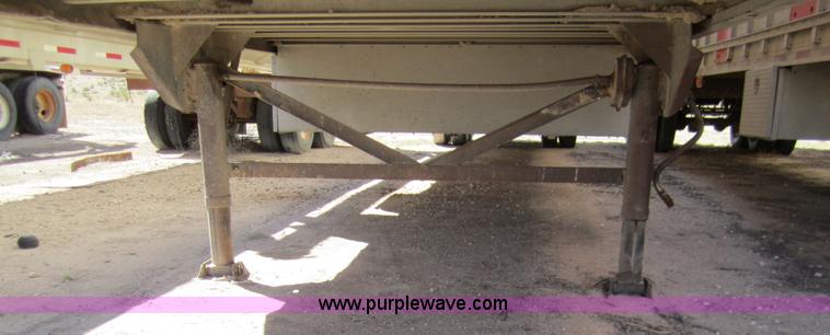 image for item 6483 1997 Merritt 53' straight deck hog trailer