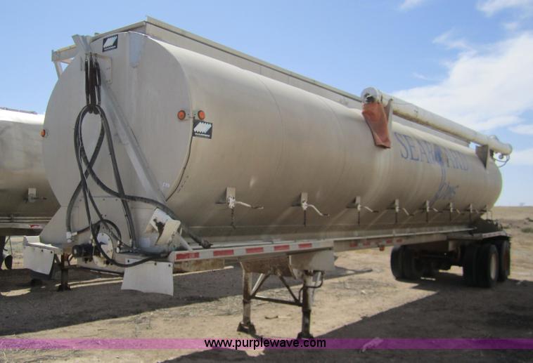 image for item 6484 1995 Warren 41' feed trailer