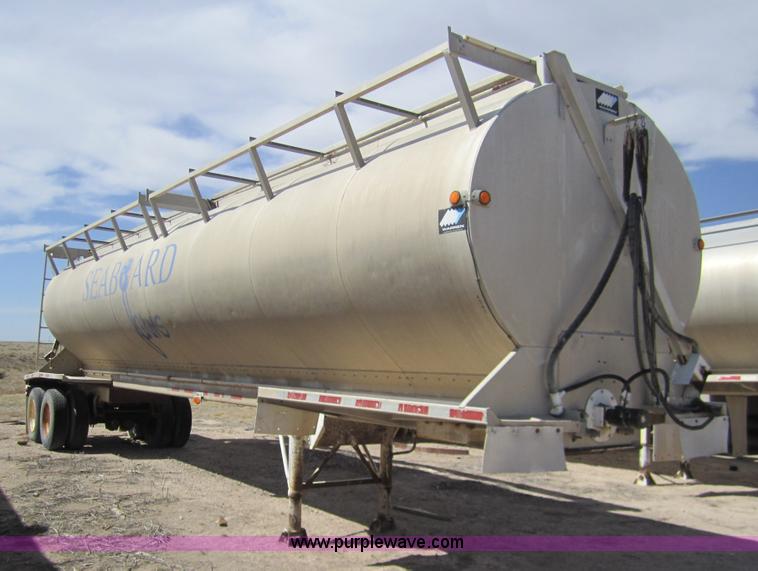 image for item 6484 1995 Warren 41' feed trailer