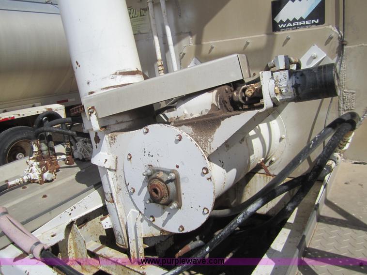 image for item 6484 1995 Warren 41' feed trailer