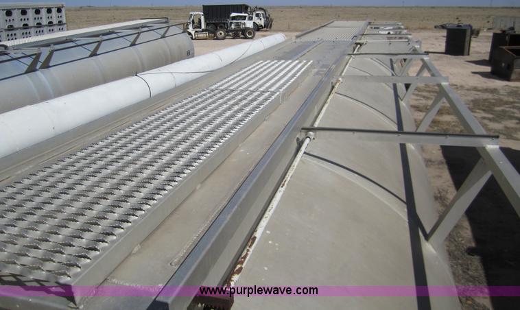 image for item 6484 1995 Warren 41' feed trailer