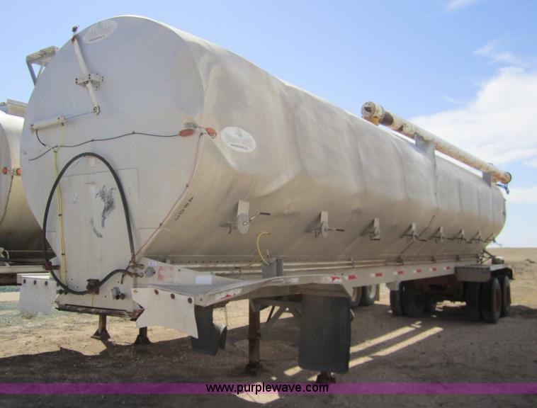 image for item 6485 1999 Pinson 42' feed trailer