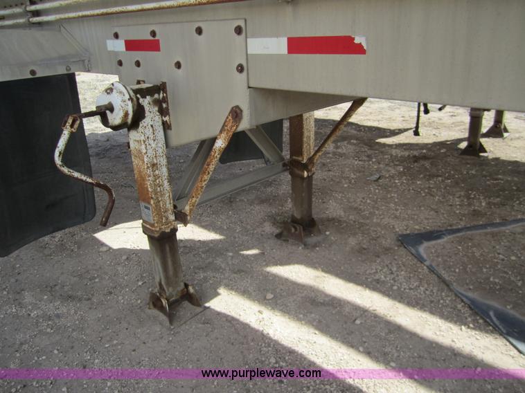 image for item 6485 1999 Pinson 42' feed trailer