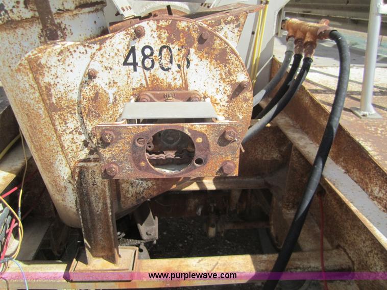 image for item 6485 1999 Pinson 42' feed trailer