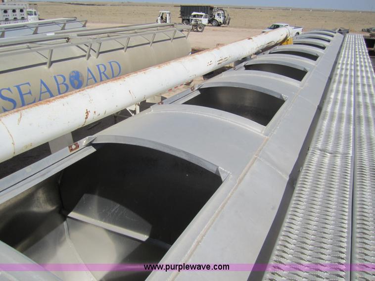 image for item 6485 1999 Pinson 42' feed trailer