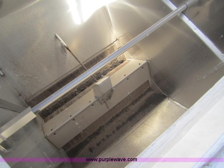 image for item 6485 1999 Pinson 42' feed trailer