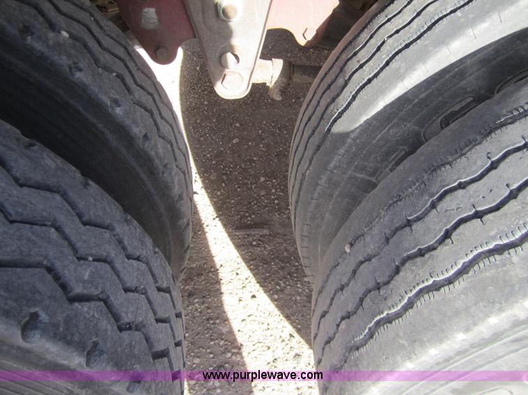 image for item 6486 1997 Wilson 53' straight deck hog trailer