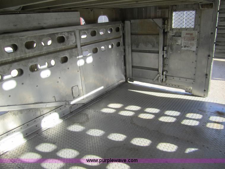 image for item 6486 1997 Wilson 53' straight deck hog trailer