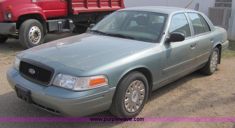 image for item 2965 2005 Ford Crown Victoria Police Interceptor