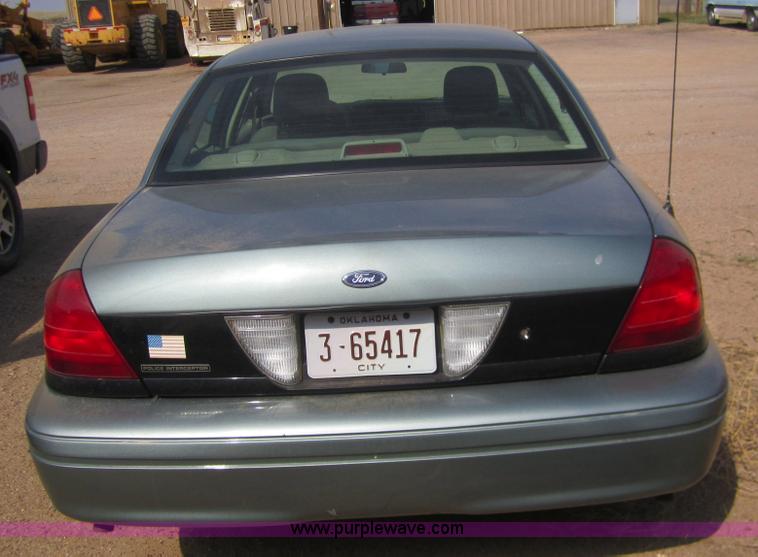image for item 2965 2005 Ford Crown Victoria Police Interceptor