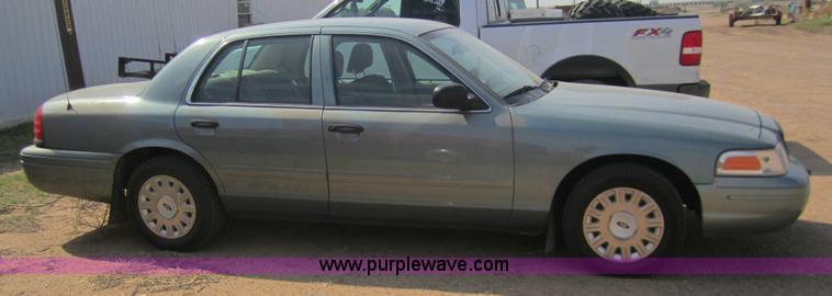 image for item 2965 2005 Ford Crown Victoria Police Interceptor