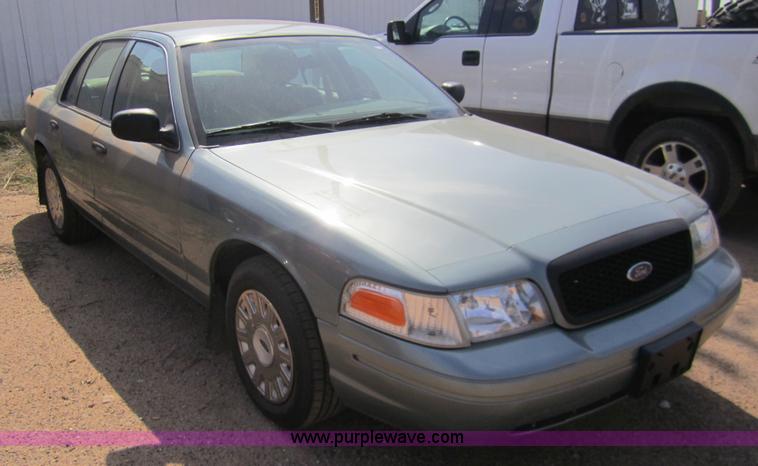 image for item 2965 2005 Ford Crown Victoria Police Interceptor