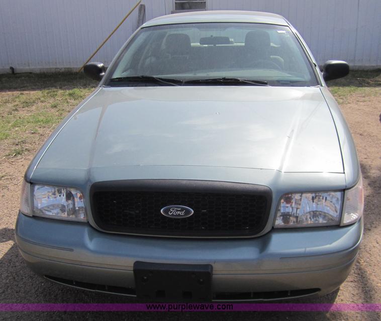 image for item 2965 2005 Ford Crown Victoria Police Interceptor