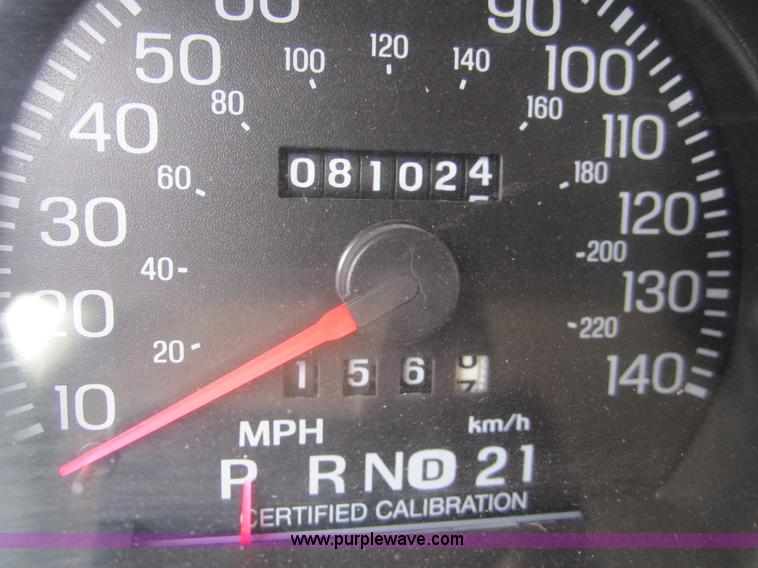 image for item 2965 2005 Ford Crown Victoria Police Interceptor